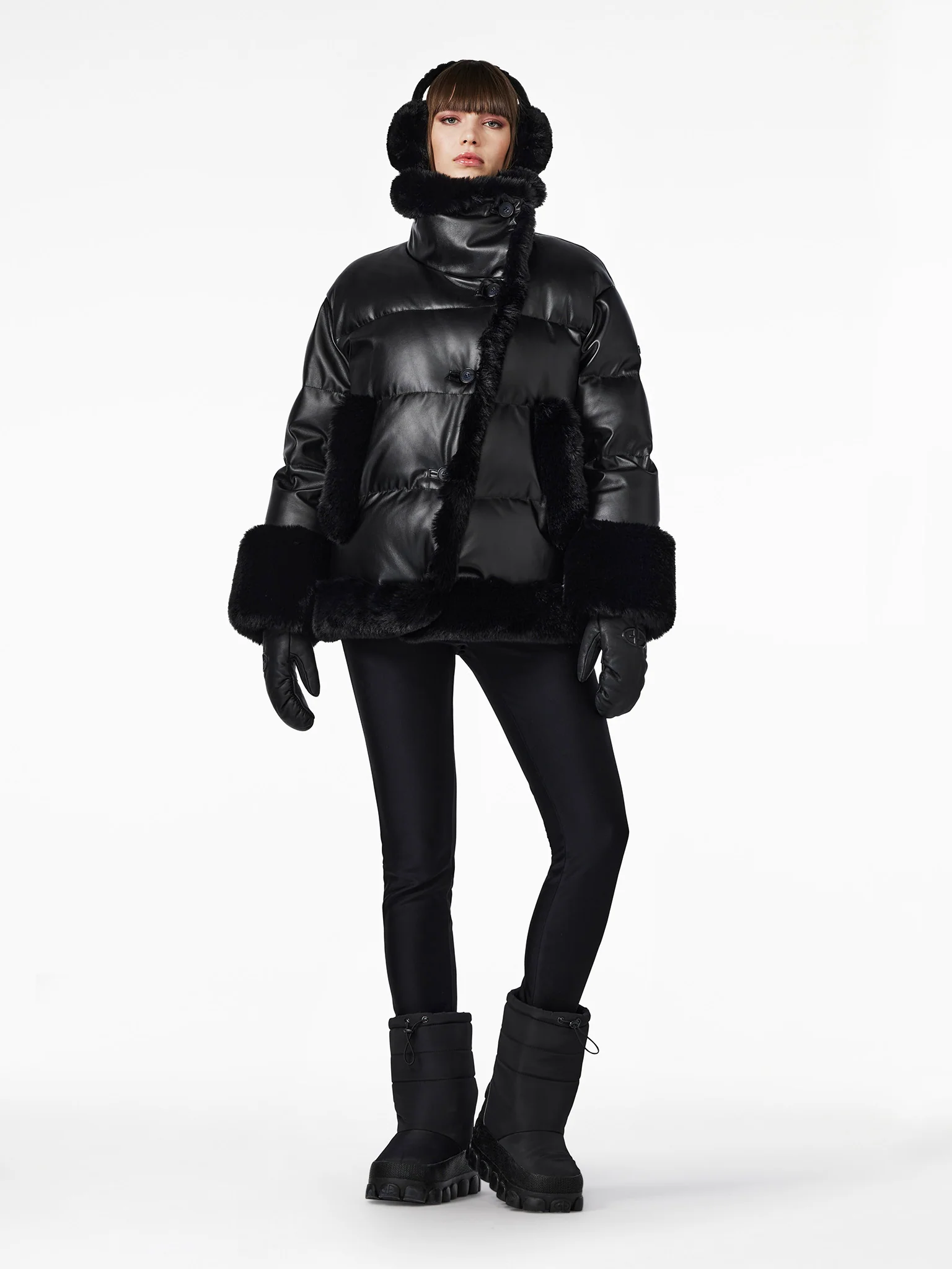 Solange Outfit Black