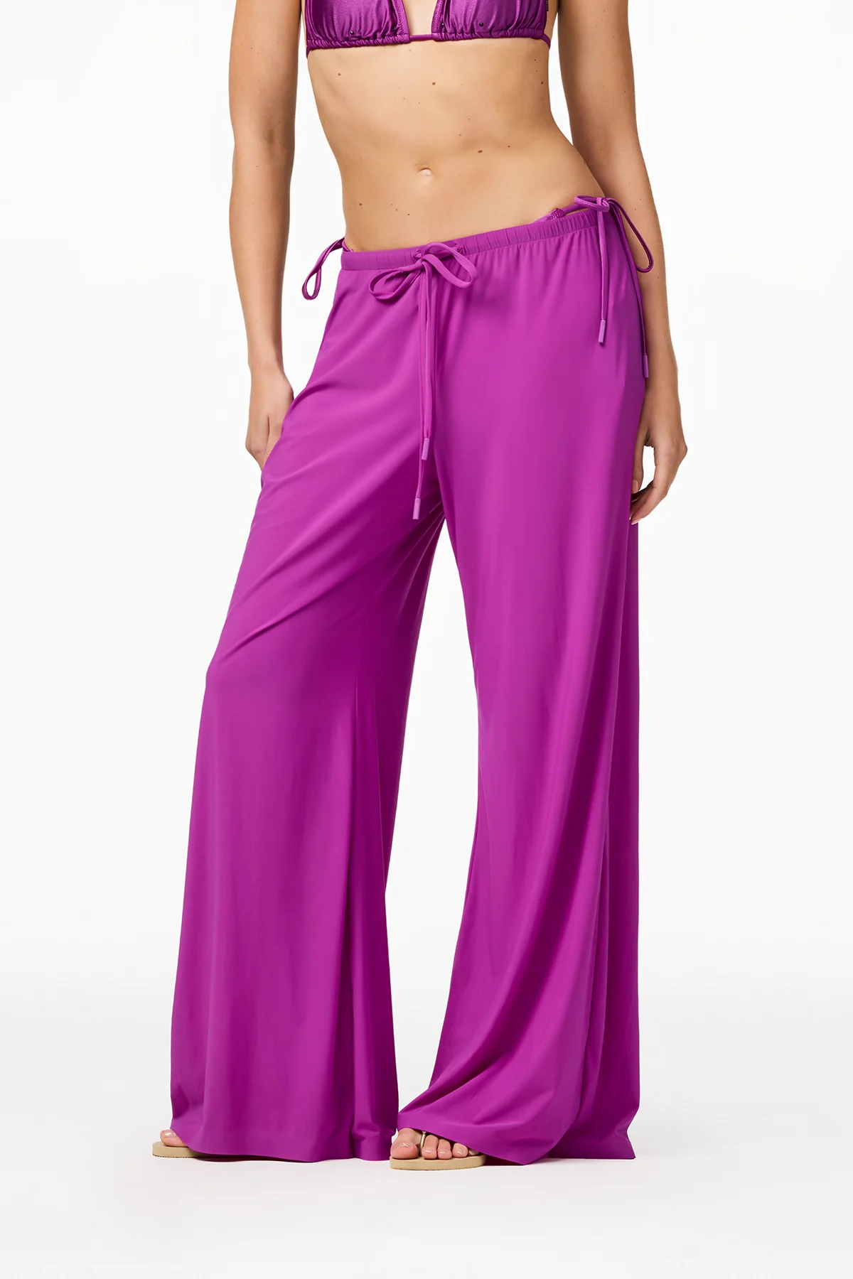 SOLESSA pants